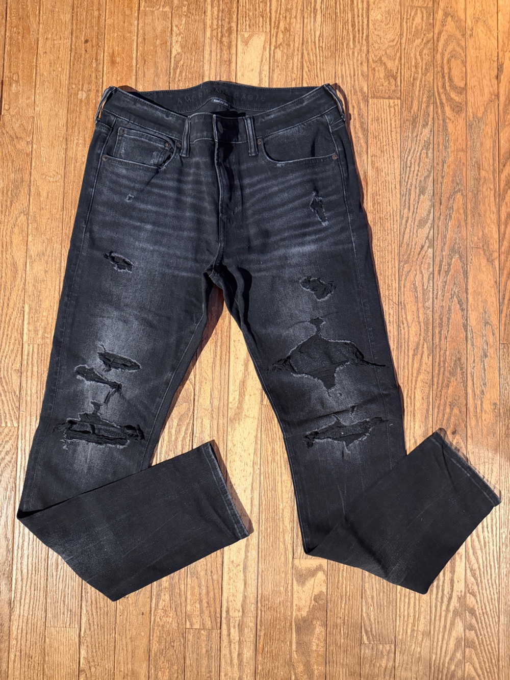 American Eagle Outfitters Men’s Black Distressed Skinny Jeans